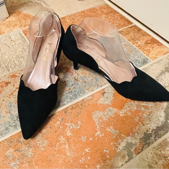 🎩Classic Black Velvety Scalloped Kitten Heel Pointed Toe D’Orsay Style Pumps! - Picture 10 of 14